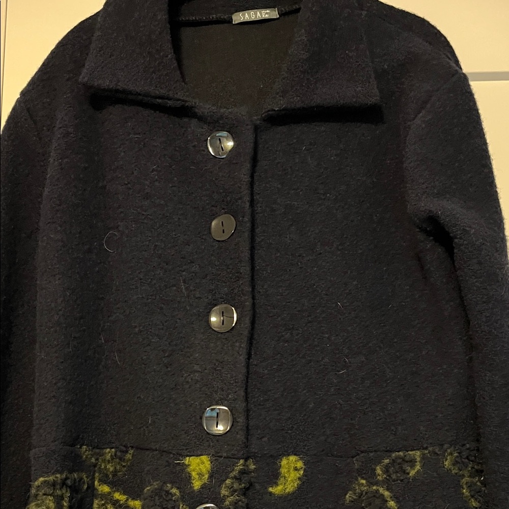 Elegant Navy and Green Floral Women's Coat - Picture 4 of 7